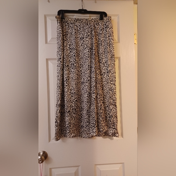 Zara silky midi skirt - Picture 3 of 8